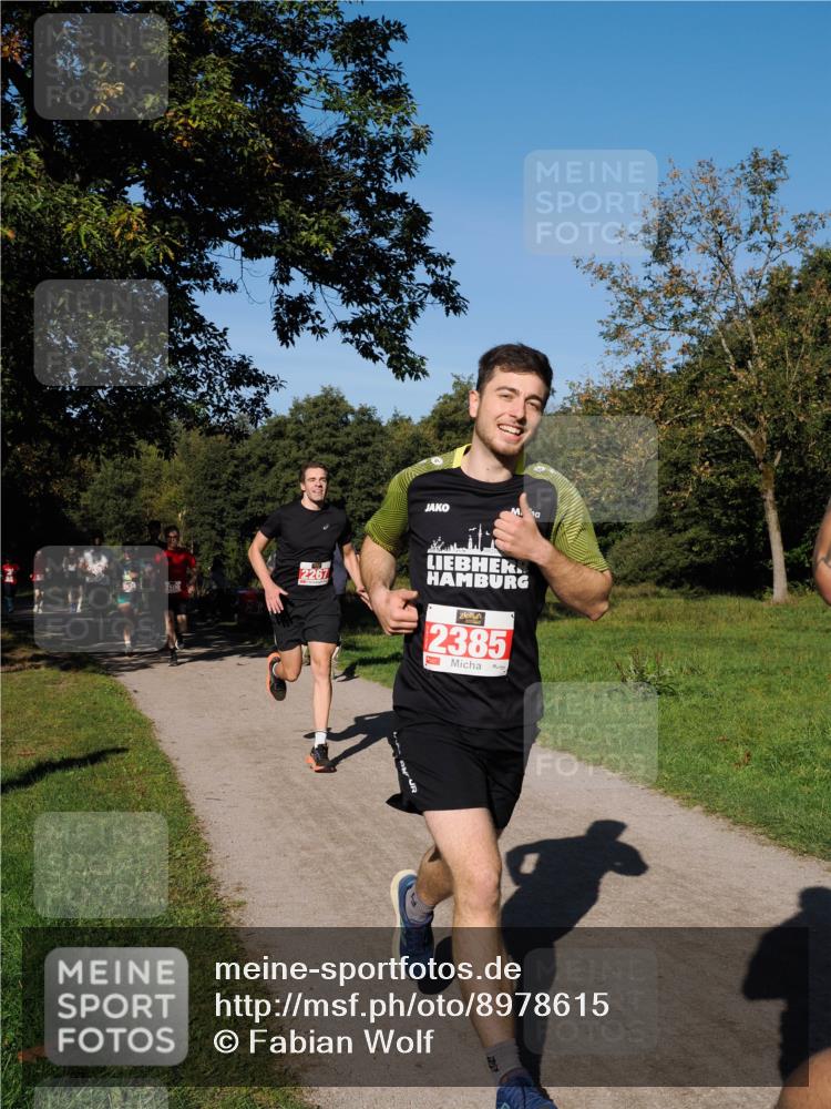 28.09.2025 - 33. Volkslauf durch das schöne Alstertal Fabian Wolf http://msf.ph/oto/8978615 28.09.2025 10:24:11 Laufen 2267, 2385, 1 meine-sportfotos.de