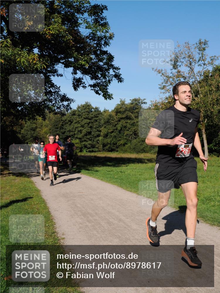 28.09.2025 - 33. Volkslauf durch das schöne Alstertal Fabian Wolf http://msf.ph/oto/8978617 28.09.2025 10:24:12 Laufen 2500, 226 meine-sportfotos.de
