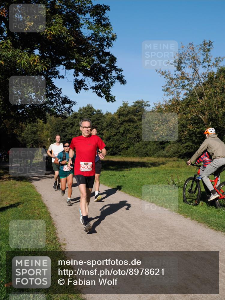28.09.2025 - 33. Volkslauf durch das schöne Alstertal Fabian Wolf http://msf.ph/oto/8978621 28.09.2025 10:24:14 Laufen 2500 meine-sportfotos.de