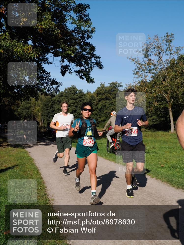 28.09.2025 - 33. Volkslauf durch das schöne Alstertal Fabian Wolf http://msf.ph/oto/8978630 28.09.2025 10:24:15 Laufen 2634, 2622 meine-sportfotos.de