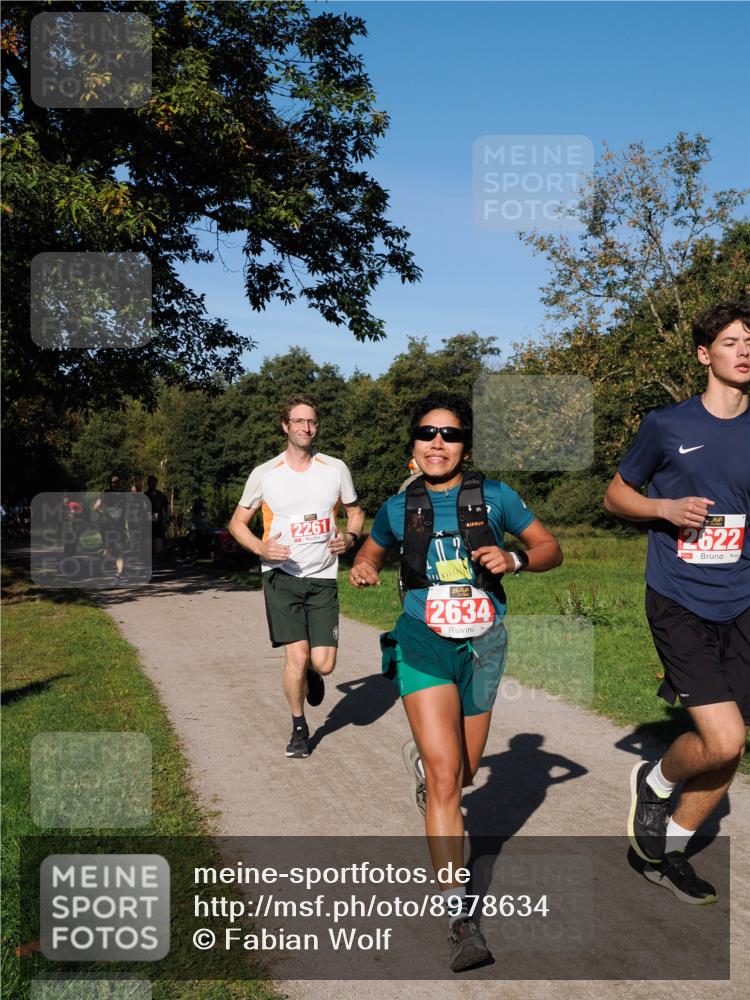 28.09.2025 - 33. Volkslauf durch das schöne Alstertal Fabian Wolf http://msf.ph/oto/8978634 28.09.2025 10:24:16 Laufen 2261, 2622, 2634 meine-sportfotos.de