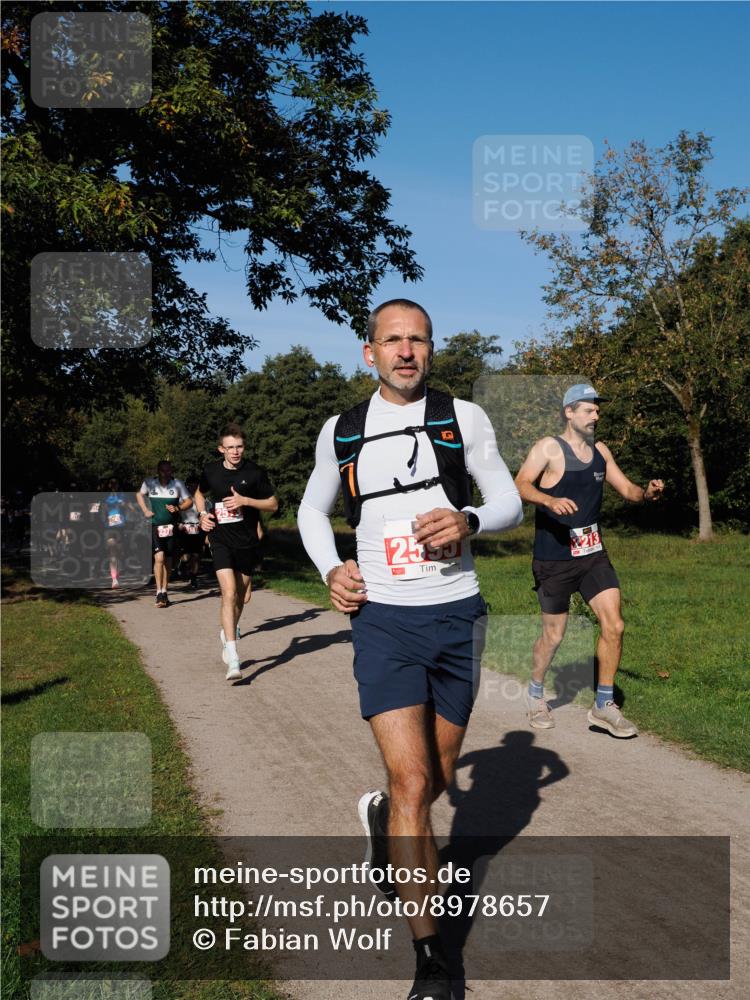 28.09.2025 - 33. Volkslauf durch das schöne Alstertal Fabian Wolf http://msf.ph/oto/8978657 28.09.2025 10:24:28 Laufen 2550 meine-sportfotos.de