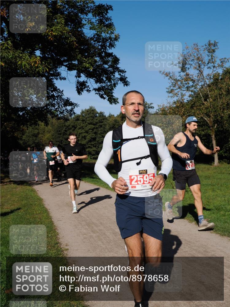 28.09.2025 - 33. Volkslauf durch das schöne Alstertal Fabian Wolf http://msf.ph/oto/8978658 28.09.2025 10:24:28 Laufen 2595, 1 meine-sportfotos.de