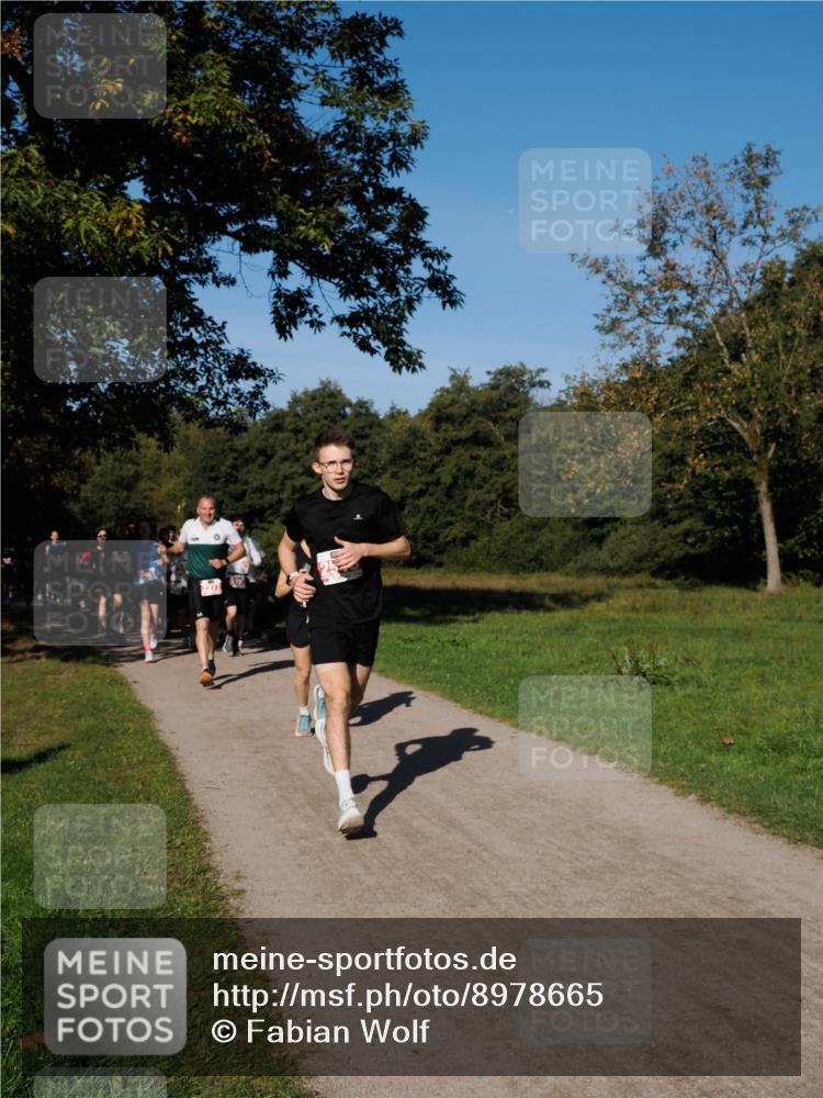 28.09.2025 - 33. Volkslauf durch das schöne Alstertal Fabian Wolf http://msf.ph/oto/8978665 28.09.2025 10:24:29 Laufen  meine-sportfotos.de