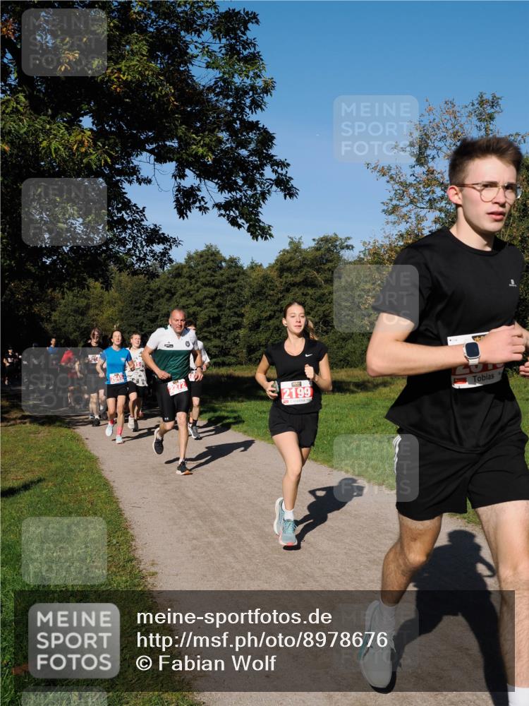 28.09.2025 - 33. Volkslauf durch das schöne Alstertal Fabian Wolf http://msf.ph/oto/8978676 28.09.2025 10:24:30 Laufen 2199 meine-sportfotos.de