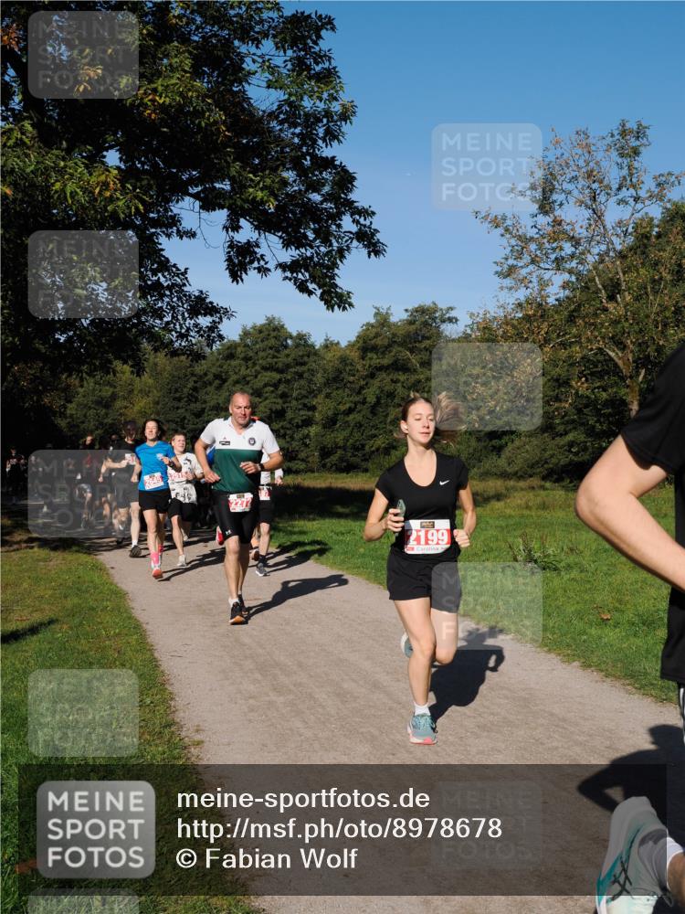 28.09.2025 - 33. Volkslauf durch das schöne Alstertal Fabian Wolf http://msf.ph/oto/8978678 28.09.2025 10:24:30 Laufen 2645, 2199 meine-sportfotos.de