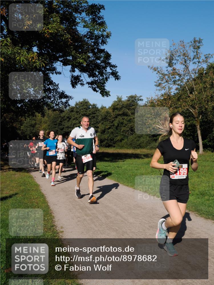 28.09.2025 - 33. Volkslauf durch das schöne Alstertal Fabian Wolf http://msf.ph/oto/8978682 28.09.2025 10:24:31 Laufen 2272, 199 meine-sportfotos.de