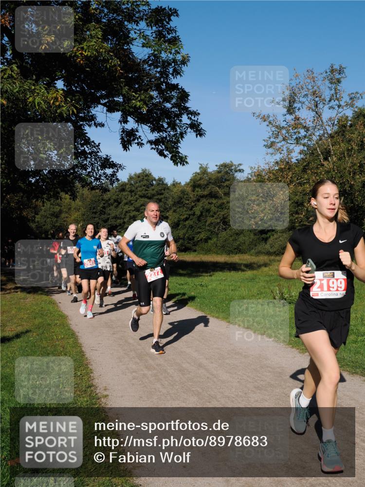 28.09.2025 - 33. Volkslauf durch das schöne Alstertal Fabian Wolf http://msf.ph/oto/8978683 28.09.2025 10:24:31 Laufen 2272, 2199 meine-sportfotos.de