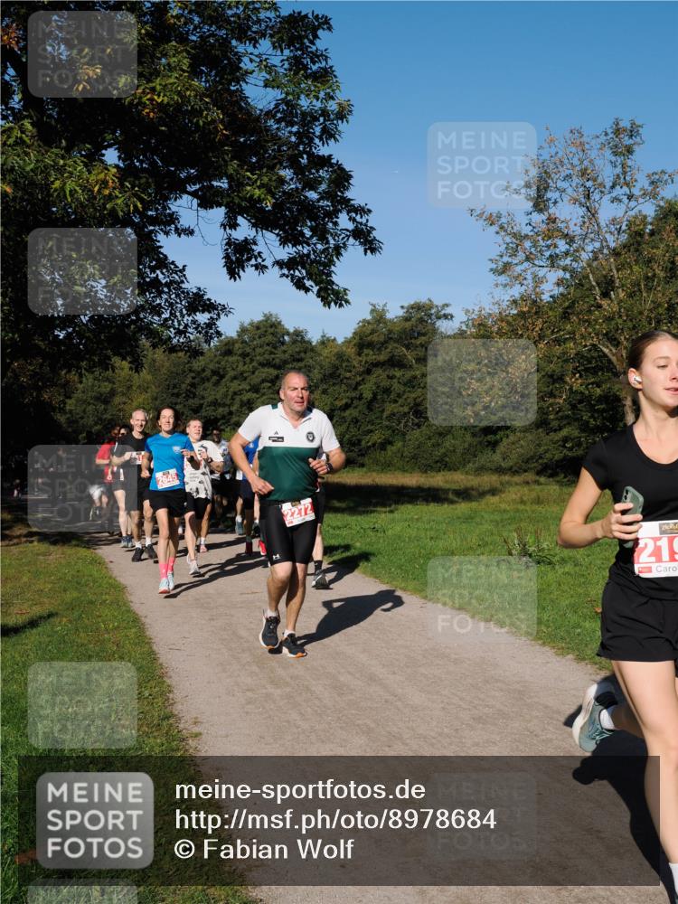 28.09.2025 - 33. Volkslauf durch das schöne Alstertal Fabian Wolf http://msf.ph/oto/8978684 28.09.2025 10:24:31 Laufen 2645, 2272, 219 meine-sportfotos.de