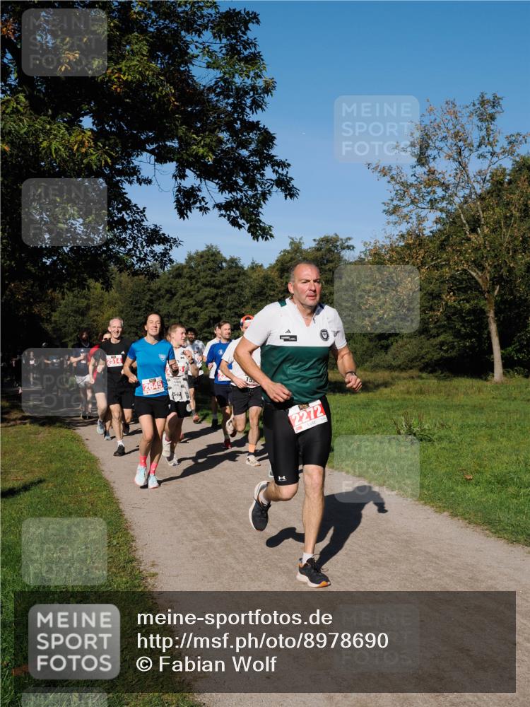 28.09.2025 - 33. Volkslauf durch das schöne Alstertal Fabian Wolf http://msf.ph/oto/8978690 28.09.2025 10:24:31 Laufen 2514, 2645, 2272 meine-sportfotos.de