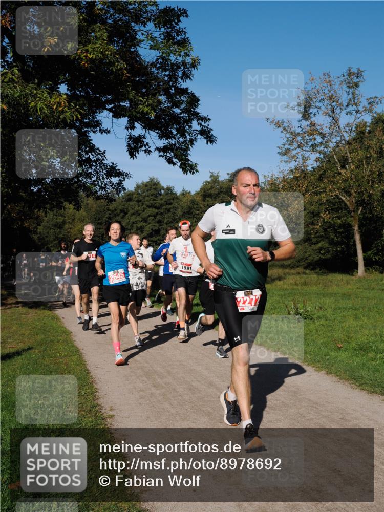 28.09.2025 - 33. Volkslauf durch das schöne Alstertal Fabian Wolf http://msf.ph/oto/8978692 28.09.2025 10:24:32 Laufen 2645, 1591, 2272 meine-sportfotos.de