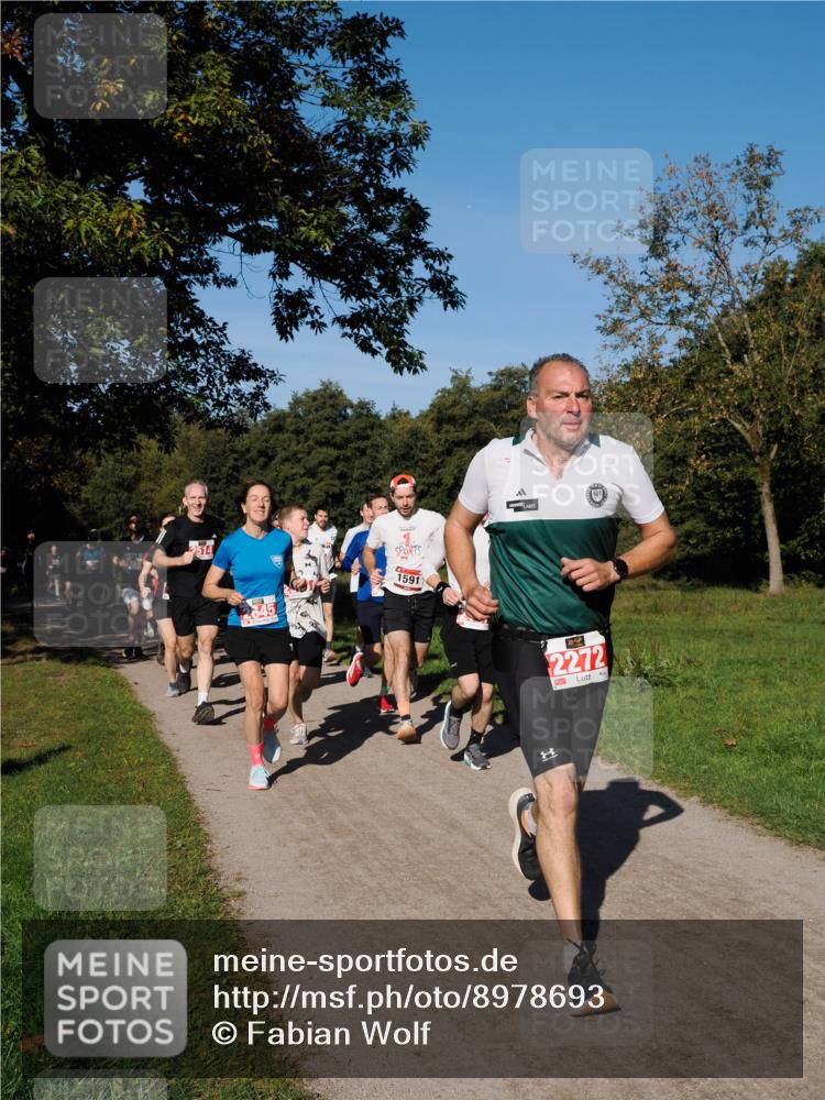 28.09.2025 - 33. Volkslauf durch das schöne Alstertal Fabian Wolf http://msf.ph/oto/8978693 28.09.2025 10:24:32 Laufen 1591, 1, 2272 meine-sportfotos.de