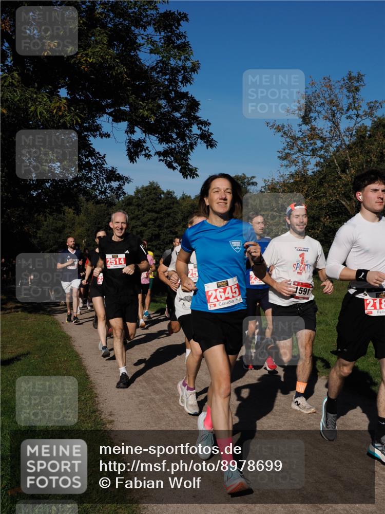 28.09.2025 - 33. Volkslauf durch das schöne Alstertal Fabian Wolf http://msf.ph/oto/8978699 28.09.2025 10:24:33 Laufen 2514, 2645, 2, 1591, 218 meine-sportfotos.de