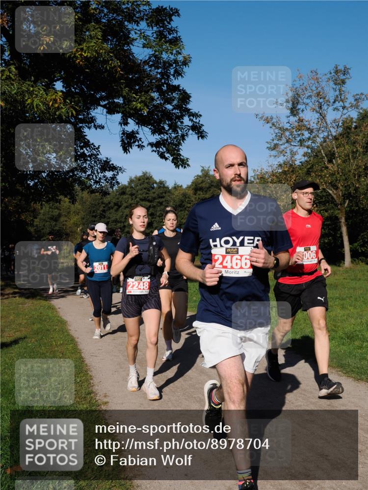 28.09.2025 - 33. Volkslauf durch das schöne Alstertal Fabian Wolf http://msf.ph/oto/8978704 28.09.2025 10:24:36 Laufen 2011, 2248, 2466, 006 meine-sportfotos.de