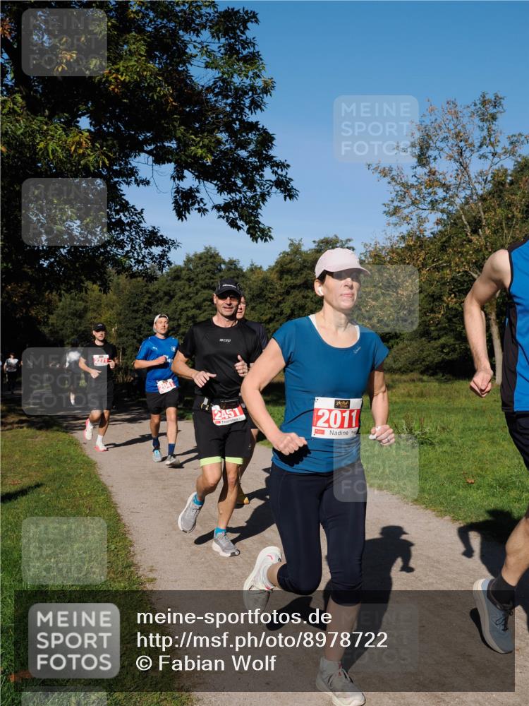 28.09.2025 - 33. Volkslauf durch das schöne Alstertal Fabian Wolf http://msf.ph/oto/8978722 28.09.2025 10:24:38 Laufen 2271, 2451, 2011 meine-sportfotos.de