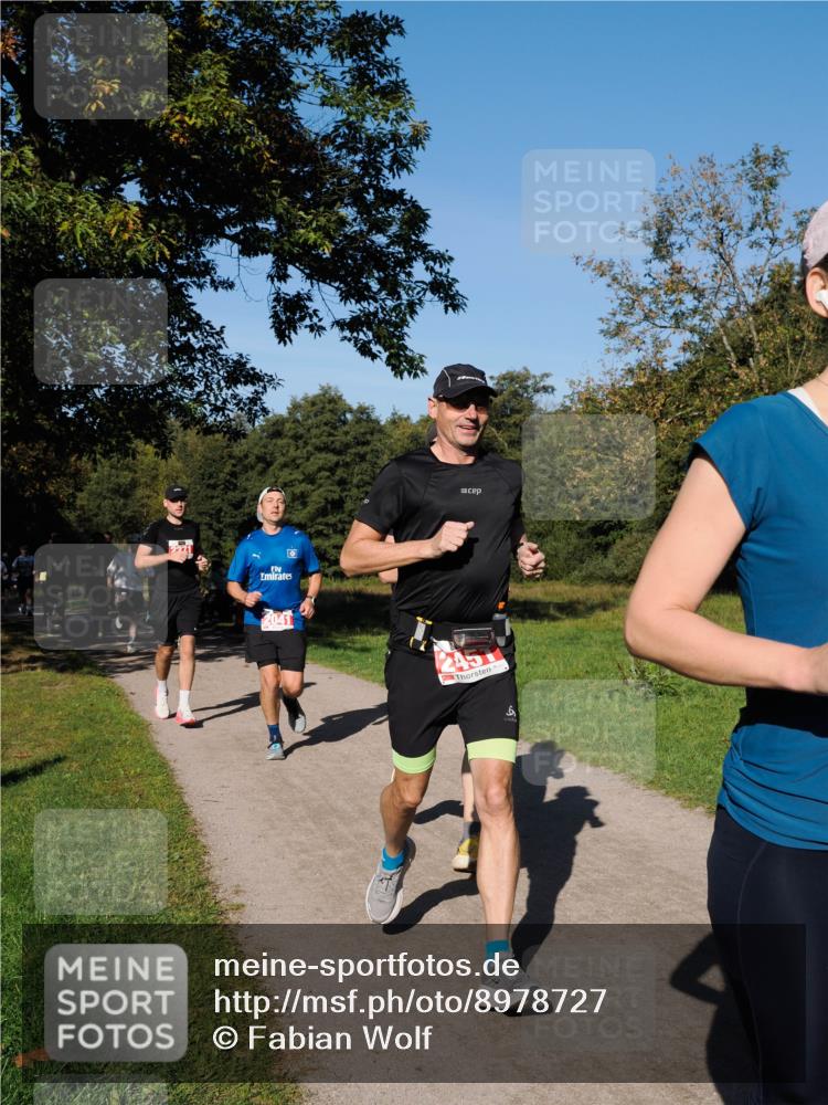 28.09.2025 - 33. Volkslauf durch das schöne Alstertal Fabian Wolf http://msf.ph/oto/8978727 28.09.2025 10:24:39 Laufen 2041, 6 meine-sportfotos.de