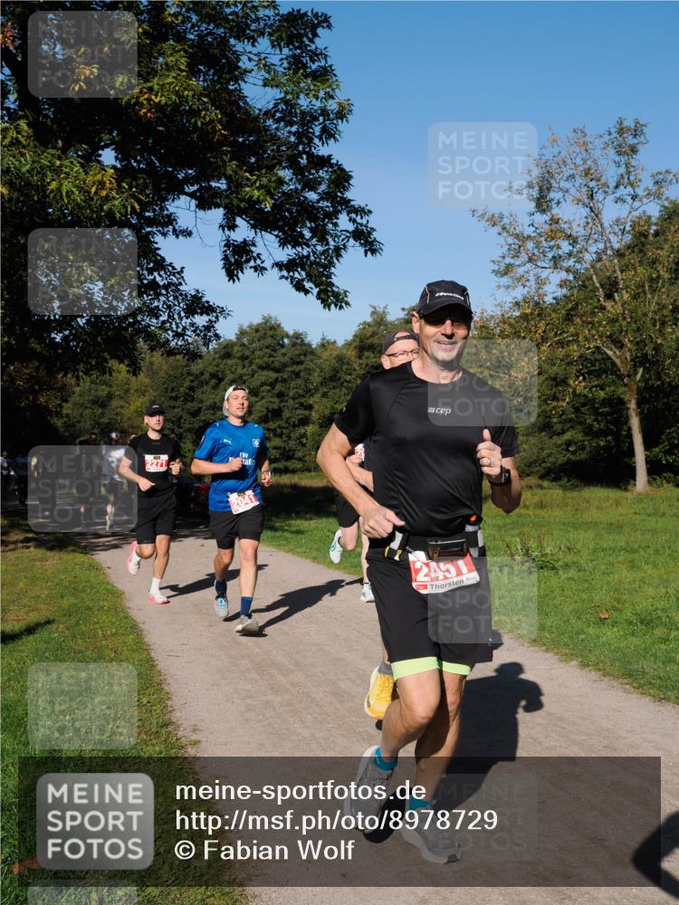 28.09.2025 - 33. Volkslauf durch das schöne Alstertal Fabian Wolf http://msf.ph/oto/8978729 28.09.2025 10:24:39 Laufen 2271, 2451 meine-sportfotos.de
