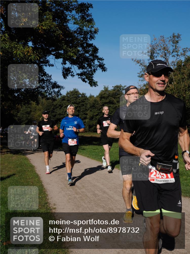 28.09.2025 - 33. Volkslauf durch das schöne Alstertal Fabian Wolf http://msf.ph/oto/8978732 28.09.2025 10:24:39 Laufen 227, 2041, 245, 6 meine-sportfotos.de