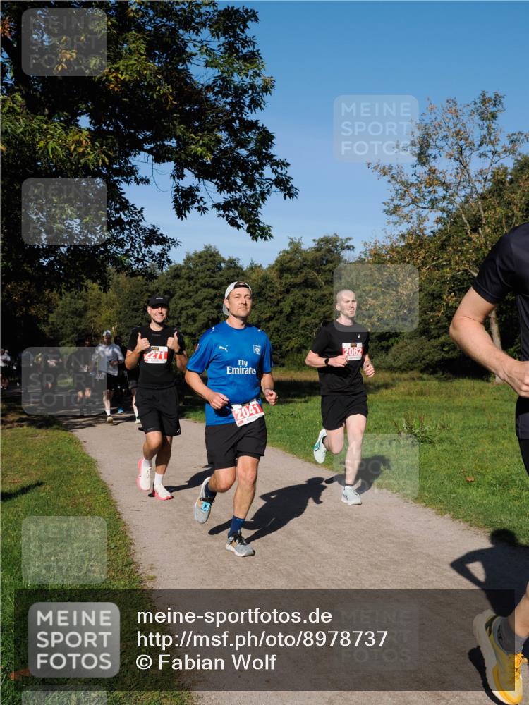 28.09.2025 - 33. Volkslauf durch das schöne Alstertal Fabian Wolf http://msf.ph/oto/8978737 28.09.2025 10:24:40 Laufen 271, 2062, 2041 meine-sportfotos.de