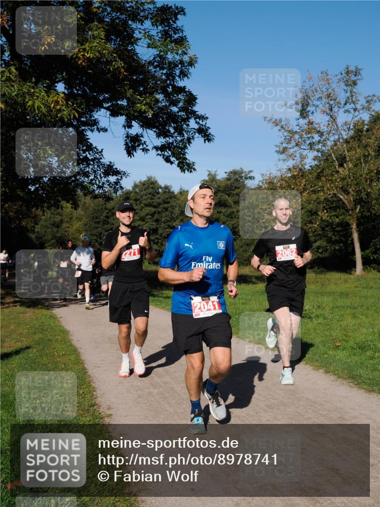28.09.2025 - 33. Volkslauf durch das schöne Alstertal Fabian Wolf http://msf.ph/oto/8978741 28.09.2025 10:24:40 Laufen 2271, 2041, 2062 meine-sportfotos.de