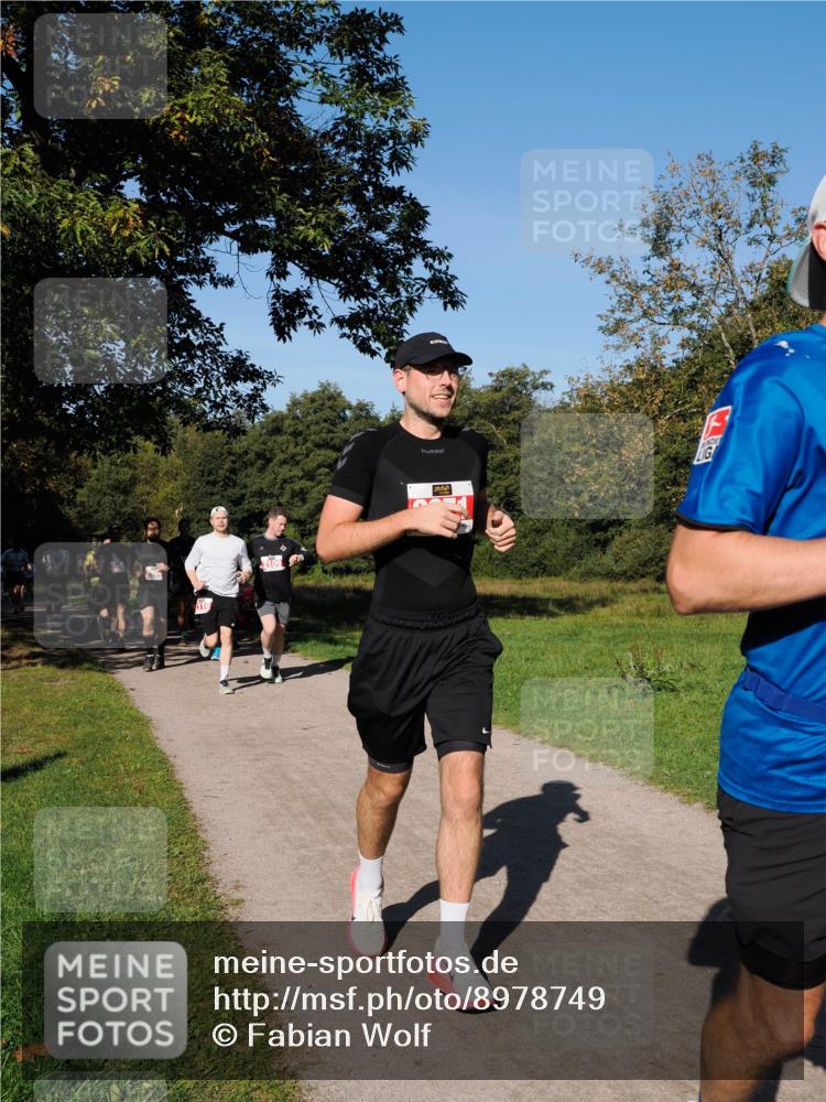 28.09.2025 - 33. Volkslauf durch das schöne Alstertal Fabian Wolf http://msf.ph/oto/8978749 28.09.2025 10:24:41 Laufen 10 meine-sportfotos.de