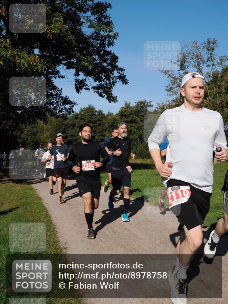28.09.2025 - 33. Volkslauf durch das schöne Alstertal Fabian Wolf http://msf.ph/oto/8978758 28.09.2025 10:24:44 Laufen 2304, 2110 meine-sportfotos.de