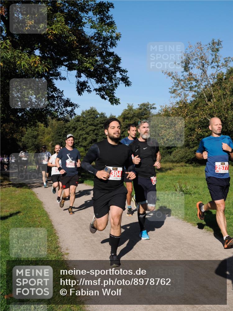 28.09.2025 - 33. Volkslauf durch das schöne Alstertal Fabian Wolf http://msf.ph/oto/8978762 28.09.2025 10:24:44 Laufen 2208, 304, 2577 meine-sportfotos.de