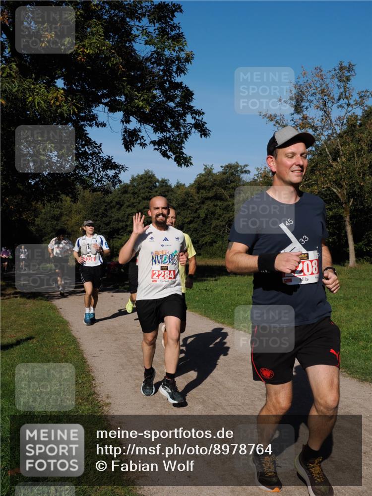 28.09.2025 - 33. Volkslauf durch das schöne Alstertal Fabian Wolf http://msf.ph/oto/8978764 28.09.2025 10:24:46 Laufen 45, 2284, 208, 33 meine-sportfotos.de