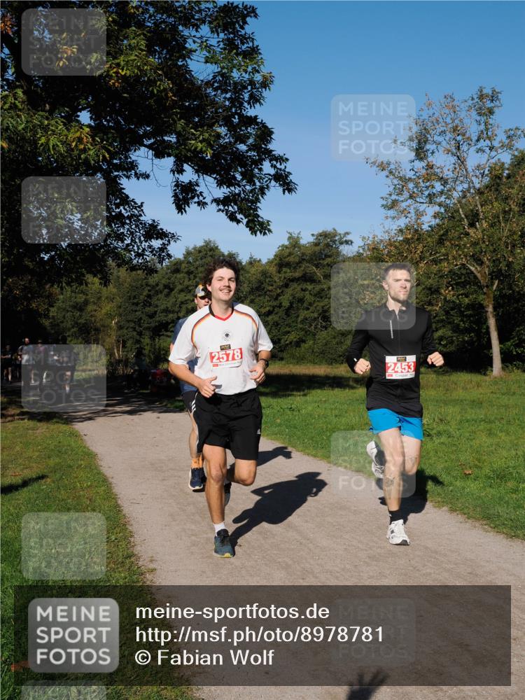 28.09.2025 - 33. Volkslauf durch das schöne Alstertal Fabian Wolf http://msf.ph/oto/8978781 28.09.2025 10:24:50 Laufen 2578, 2453 meine-sportfotos.de
