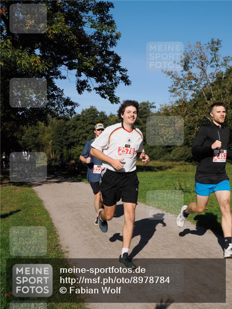 28.09.2025 - 33. Volkslauf durch das schöne Alstertal Fabian Wolf http://msf.ph/oto/8978784 28.09.2025 10:24:50 Laufen 223, 2578, 2453 meine-sportfotos.de