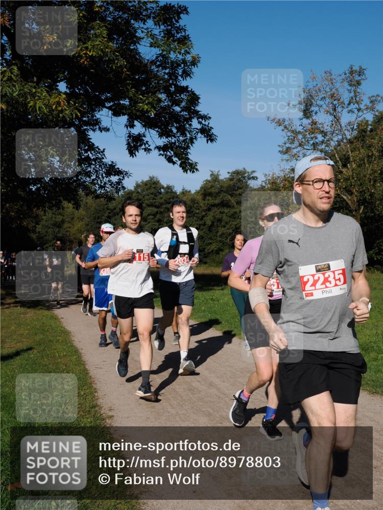28.09.2025 - 33. Volkslauf durch das schöne Alstertal Fabian Wolf http://msf.ph/oto/8978803 28.09.2025 10:24:57 Laufen 236, 115, 2235 meine-sportfotos.de