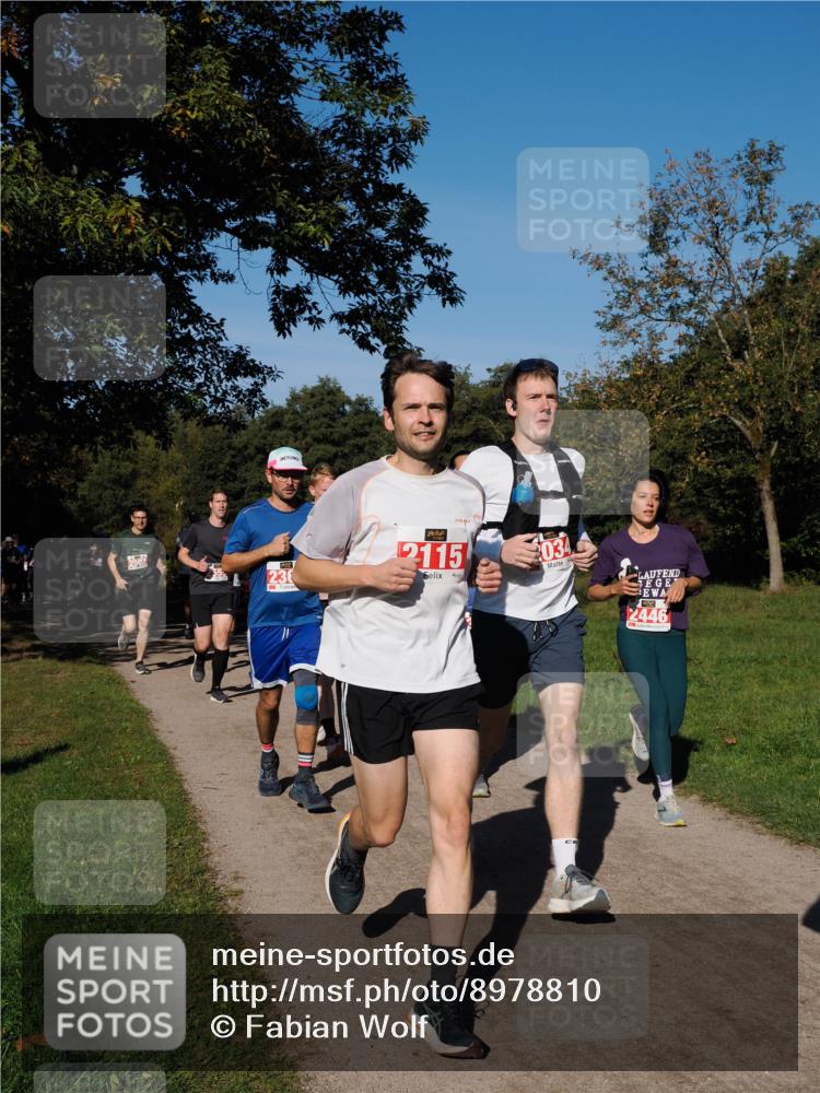 28.09.2025 - 33. Volkslauf durch das schöne Alstertal Fabian Wolf http://msf.ph/oto/8978810 28.09.2025 10:24:58 Laufen 2502, 230, 2115, 034, 2446 meine-sportfotos.de