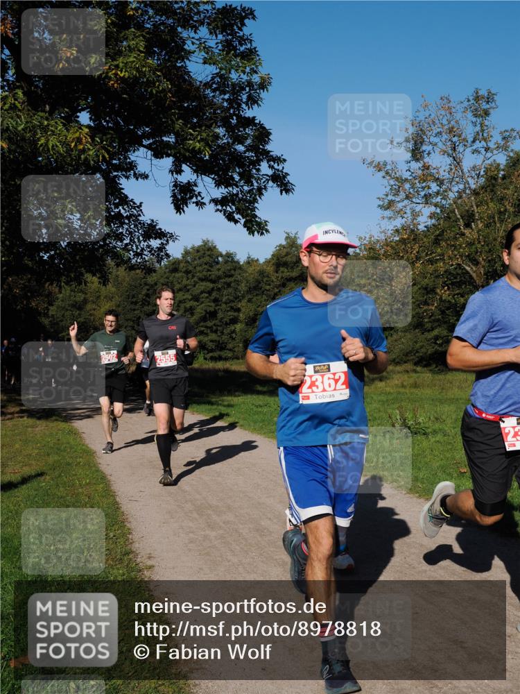 28.09.2025 - 33. Volkslauf durch das schöne Alstertal Fabian Wolf http://msf.ph/oto/8978818 28.09.2025 10:24:59 Laufen 2502, 2362, 23 meine-sportfotos.de