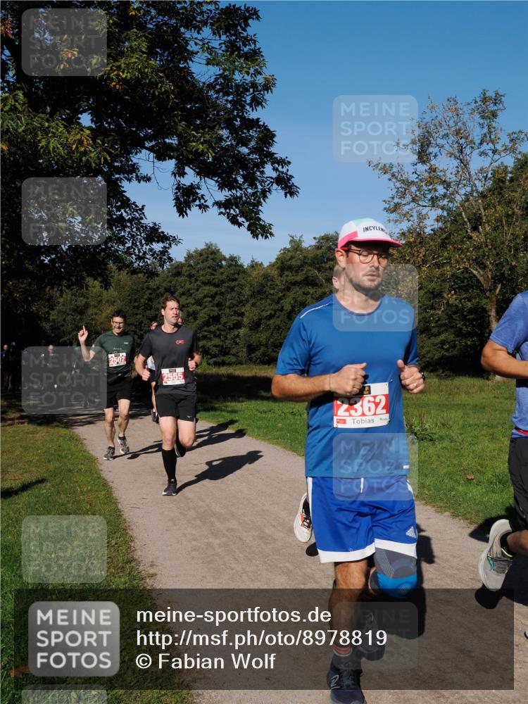 28.09.2025 - 33. Volkslauf durch das schöne Alstertal Fabian Wolf http://msf.ph/oto/8978819 28.09.2025 10:24:59 Laufen 2502, 2555, 2362, 1 meine-sportfotos.de