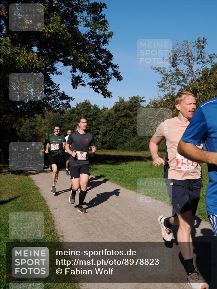 28.09.2025 - 33. Volkslauf durch das schöne Alstertal Fabian Wolf http://msf.ph/oto/8978823 28.09.2025 10:25:00 Laufen 2502, 2555, 255 meine-sportfotos.de