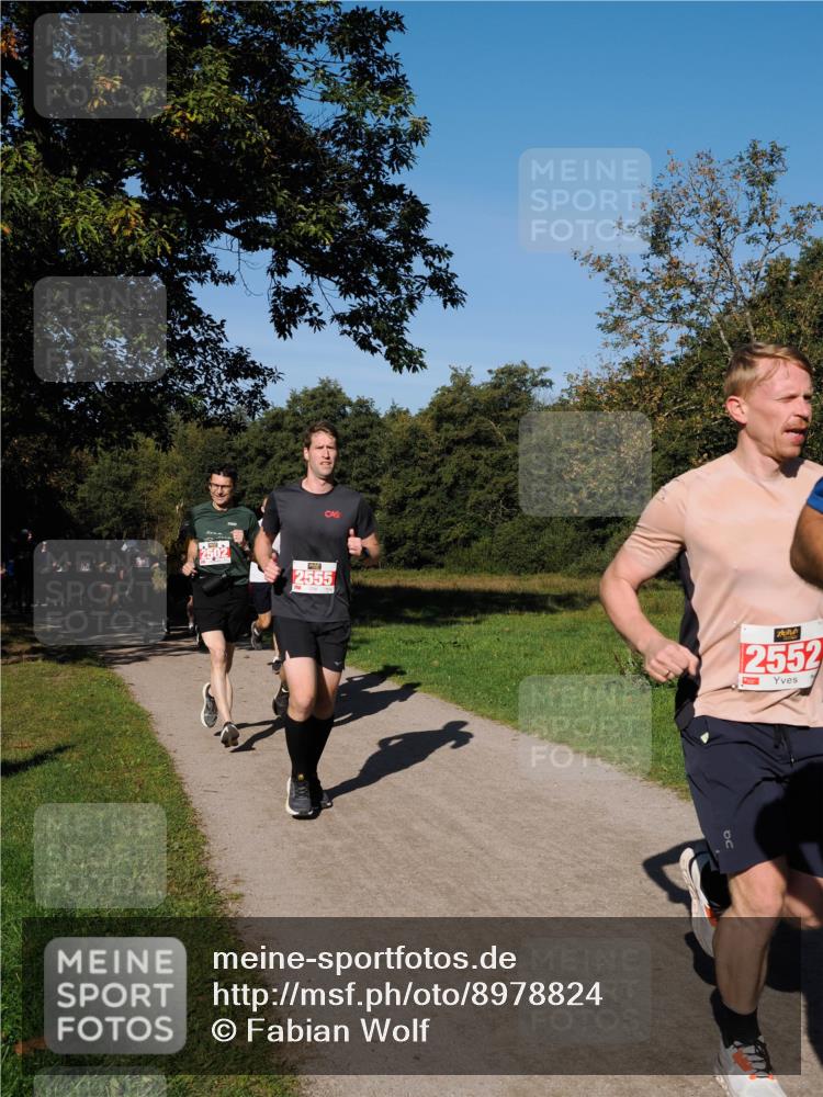 28.09.2025 - 33. Volkslauf durch das schöne Alstertal Fabian Wolf http://msf.ph/oto/8978824 28.09.2025 10:25:00 Laufen 2502, 2555, 2552 meine-sportfotos.de