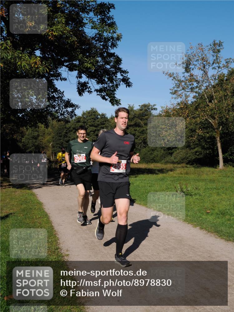 28.09.2025 - 33. Volkslauf durch das schöne Alstertal Fabian Wolf http://msf.ph/oto/8978830 28.09.2025 10:25:00 Laufen 181, 2017, 2502, 2555 meine-sportfotos.de