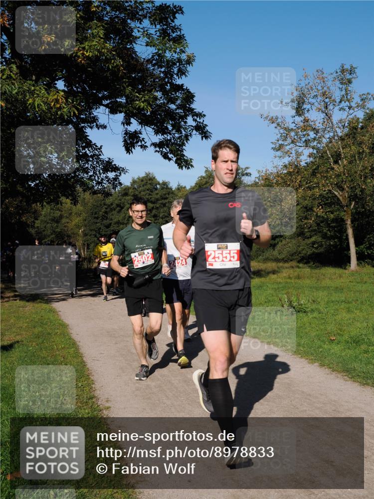 28.09.2025 - 33. Volkslauf durch das schöne Alstertal Fabian Wolf http://msf.ph/oto/8978833 28.09.2025 10:25:01 Laufen 181, 2017, 2502, 2424, 2555 meine-sportfotos.de