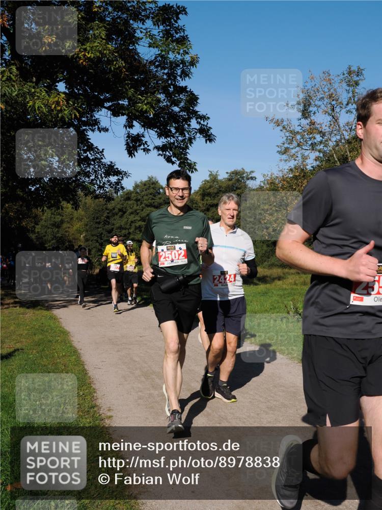 28.09.2025 - 33. Volkslauf durch das schöne Alstertal Fabian Wolf http://msf.ph/oto/8978838 28.09.2025 10:25:01 Laufen 2502, 2424 meine-sportfotos.de
