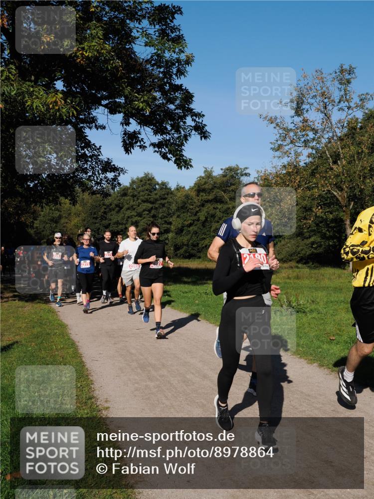 28.09.2025 - 33. Volkslauf durch das schöne Alstertal Fabian Wolf http://msf.ph/oto/8978864 28.09.2025 10:25:05 Laufen 2315, 2565, 2190 meine-sportfotos.de