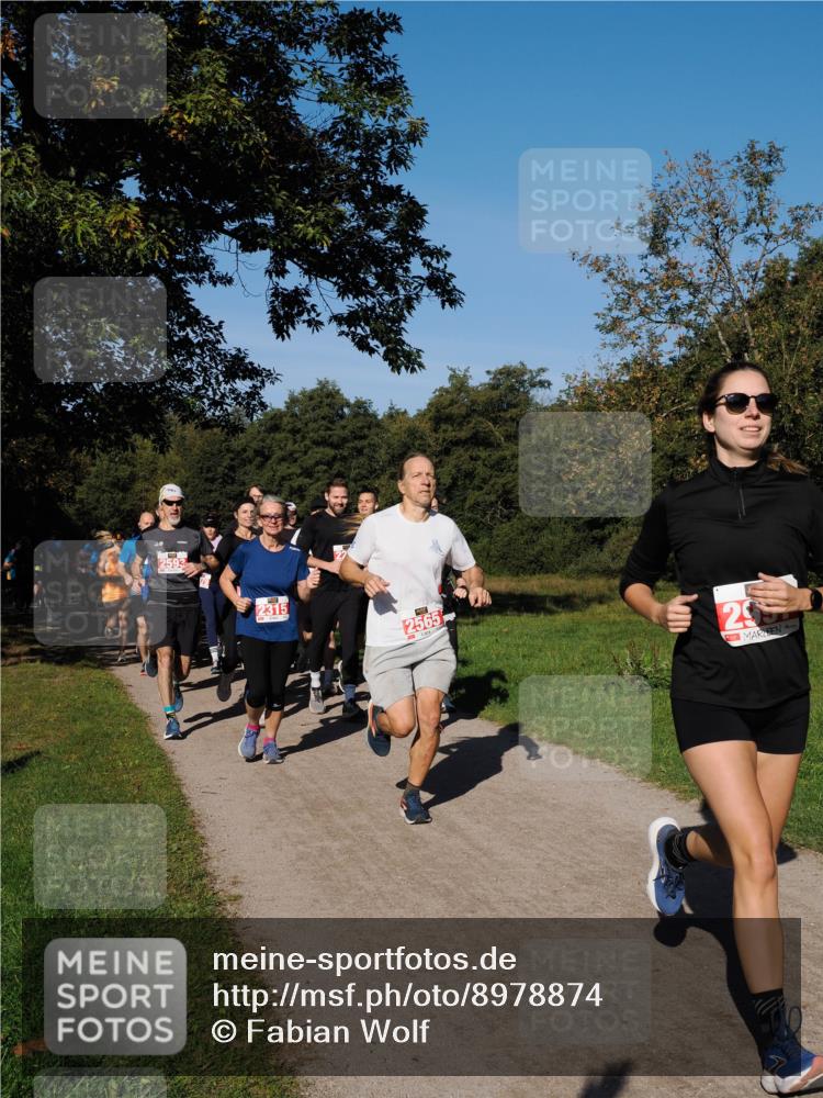 28.09.2025 - 33. Volkslauf durch das schöne Alstertal Fabian Wolf http://msf.ph/oto/8978874 28.09.2025 10:25:07 Laufen 2593, 2315, 2565, 295 meine-sportfotos.de