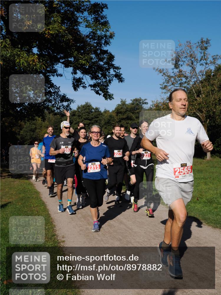 28.09.2025 - 33. Volkslauf durch das schöne Alstertal Fabian Wolf http://msf.ph/oto/8978882 28.09.2025 10:25:08 Laufen 215, 593, 2315, 2279, 231, 2565 meine-sportfotos.de