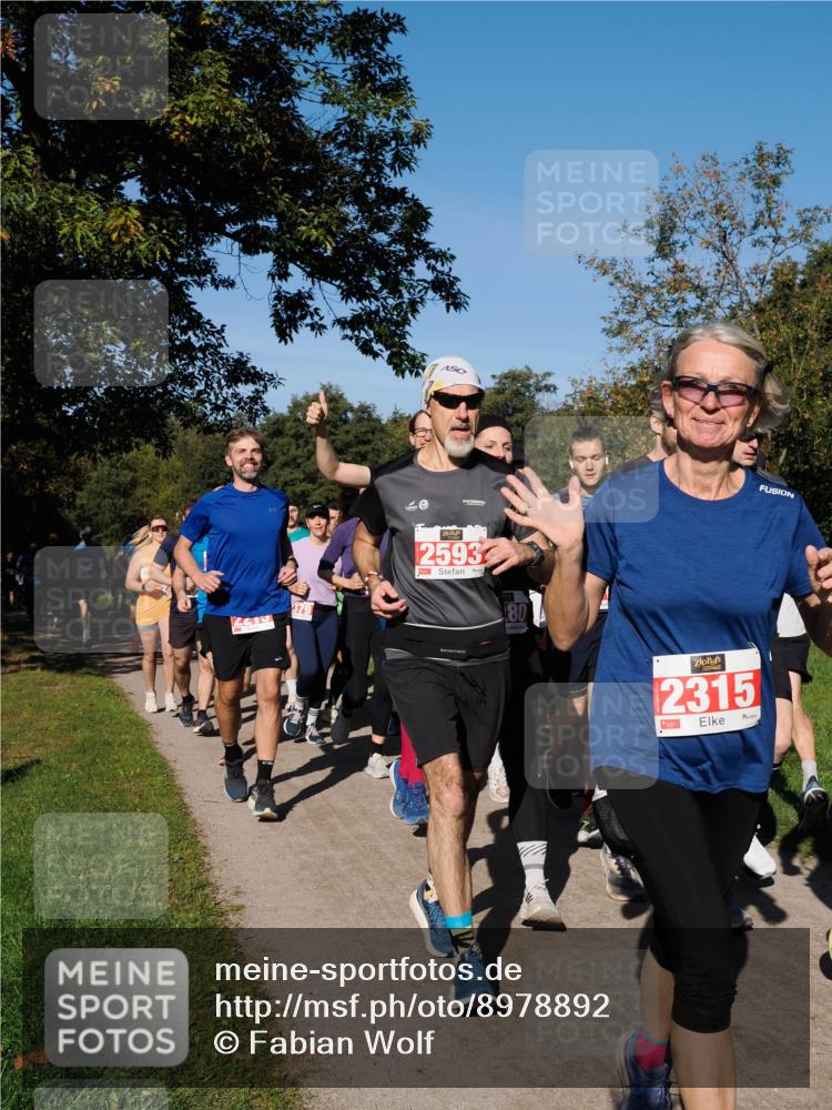 28.09.2025 - 33. Volkslauf durch das schöne Alstertal Fabian Wolf http://msf.ph/oto/8978892 28.09.2025 10:25:09 Laufen 22, 379, 2593, 80, 2315 meine-sportfotos.de