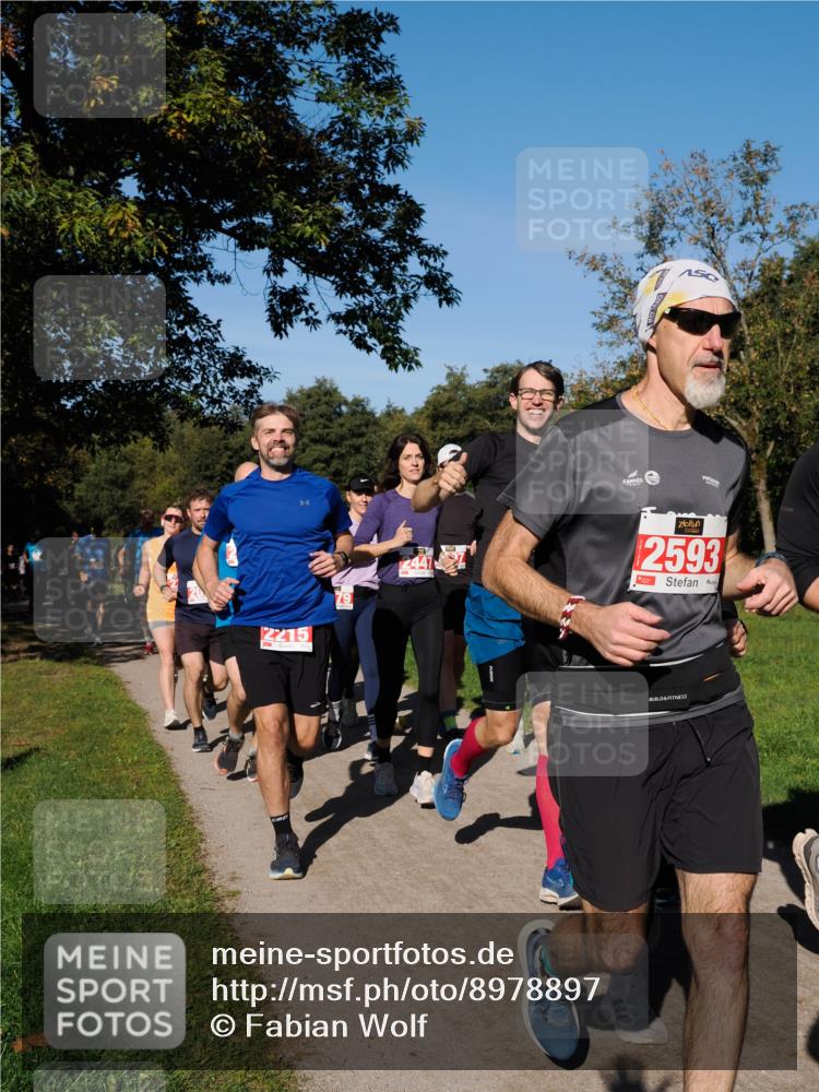 28.09.2025 - 33. Volkslauf durch das schöne Alstertal Fabian Wolf http://msf.ph/oto/8978897 28.09.2025 10:25:09 Laufen 2215, 2593 meine-sportfotos.de