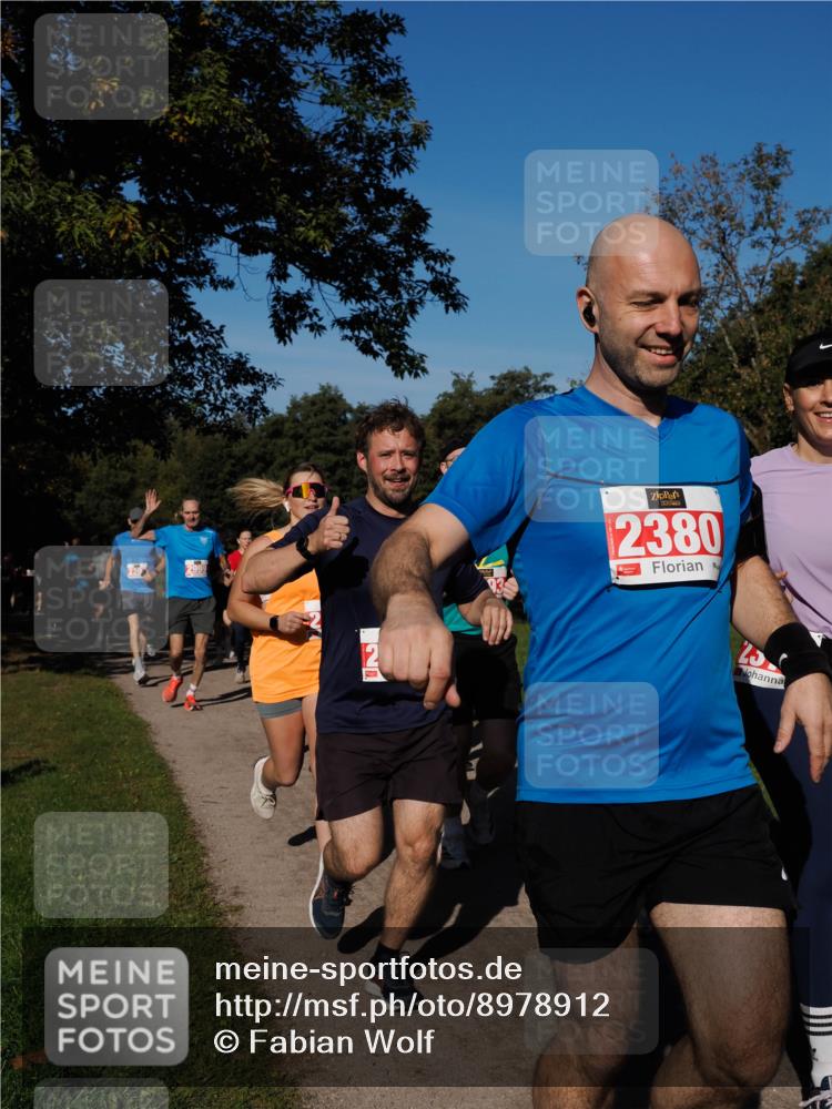 28.09.2025 - 33. Volkslauf durch das schöne Alstertal Fabian Wolf http://msf.ph/oto/8978912 28.09.2025 10:25:11 Laufen 2999, 2380 meine-sportfotos.de
