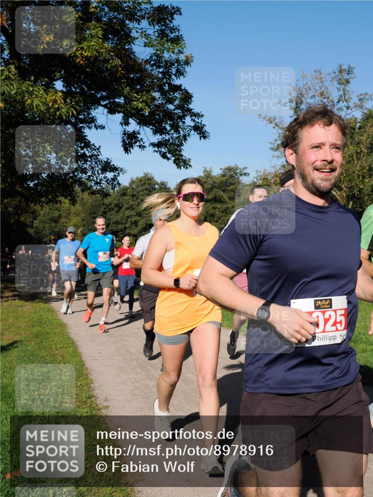 28.09.2025 - 33. Volkslauf durch das schöne Alstertal Fabian Wolf http://msf.ph/oto/8978916 28.09.2025 10:25:12 Laufen 2207, 2999, 925 meine-sportfotos.de