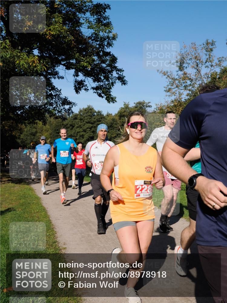 28.09.2025 - 33. Volkslauf durch das schöne Alstertal Fabian Wolf http://msf.ph/oto/8978918 28.09.2025 10:25:12 Laufen 2999, 2522, 263, 228 meine-sportfotos.de