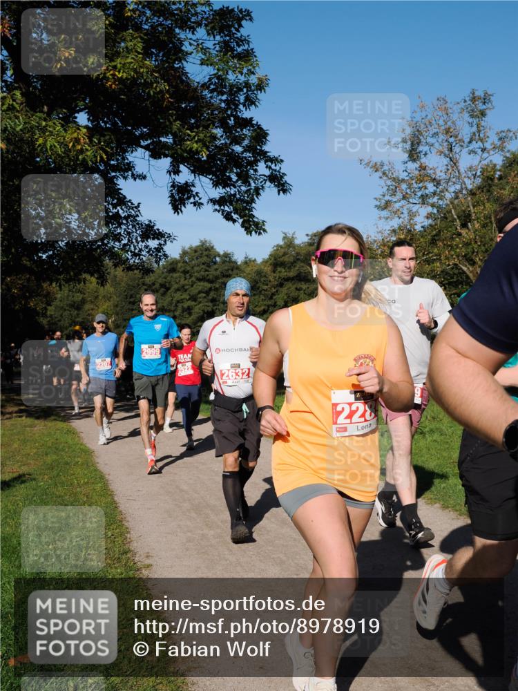 28.09.2025 - 33. Volkslauf durch das schöne Alstertal Fabian Wolf http://msf.ph/oto/8978919 28.09.2025 10:25:12 Laufen 2207, 2999, 2522, 2632, 228 meine-sportfotos.de