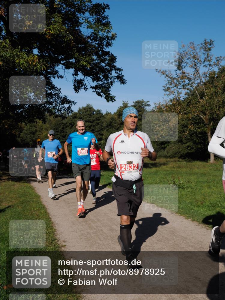 28.09.2025 - 33. Volkslauf durch das schöne Alstertal Fabian Wolf http://msf.ph/oto/8978925 28.09.2025 10:25:13 Laufen 2999, 220, 522, 2632 meine-sportfotos.de