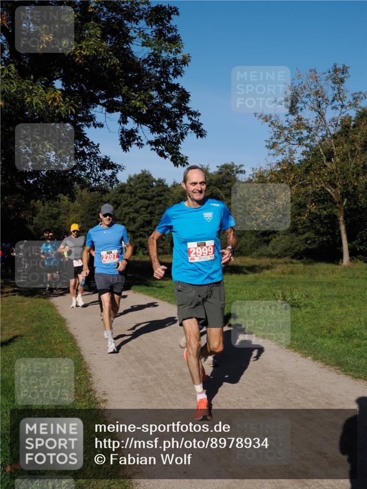 28.09.2025 - 33. Volkslauf durch das schöne Alstertal Fabian Wolf http://msf.ph/oto/8978934 28.09.2025 10:25:14 Laufen 2207, 2476, 2999 meine-sportfotos.de